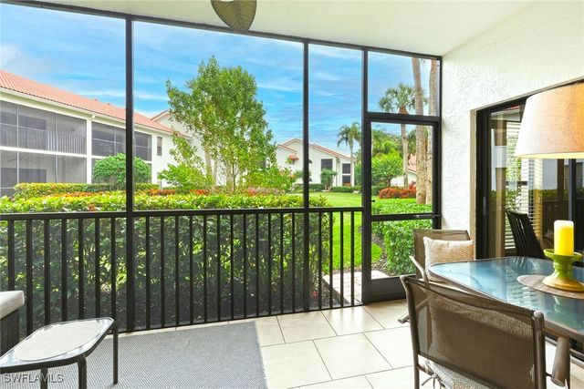 571 E Serendipity DR 571, Naples, FL 34108