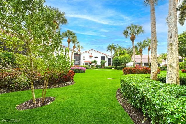 571 E Serendipity DR 571, Naples, FL 34108