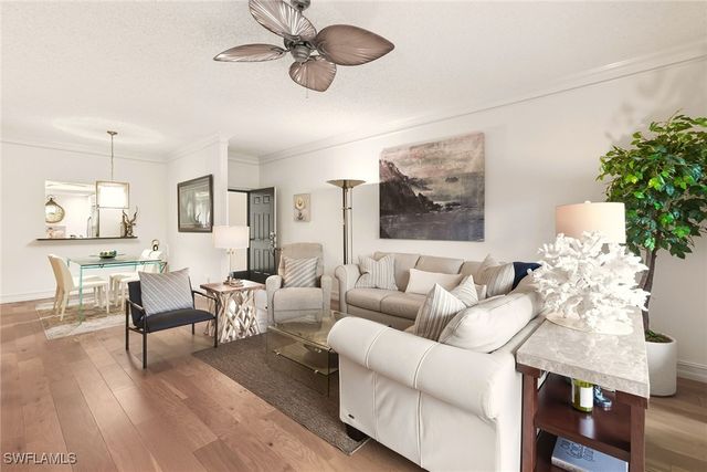 571 E Serendipity DR 571, Naples, FL 34108