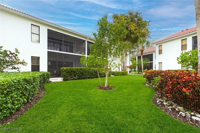 571 E Serendipity DR 571, Naples, FL 34108