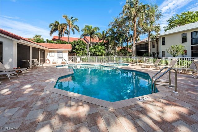 571 E Serendipity DR 571, Naples, FL 34108