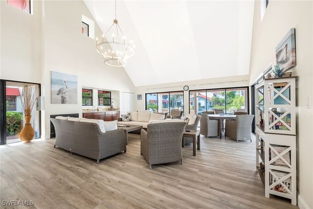 571 E Serendipity DR 571, Naples, FL 34108