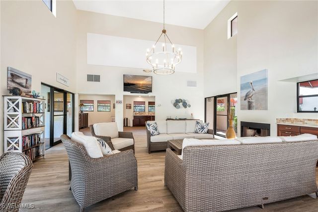 571 E Serendipity DR 571, Naples, FL 34108