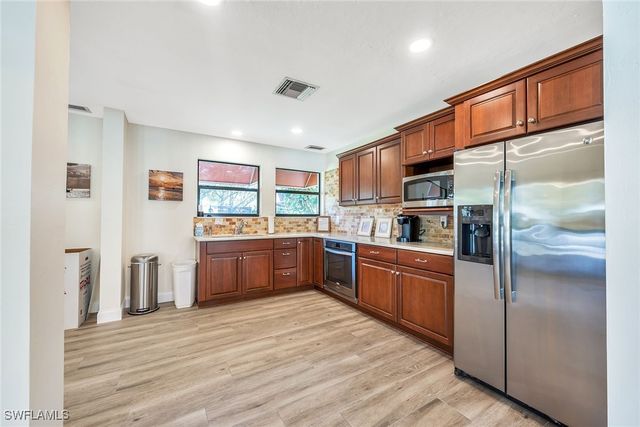 571 E Serendipity DR 571, Naples, FL 34108