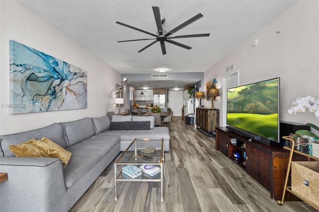 600 NE 27th Street 2202, Miami, FL 33137