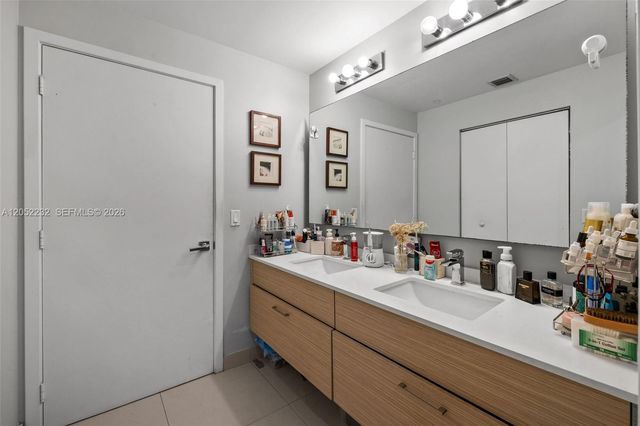 600 NE 27th Street 2202, Miami, FL 33137