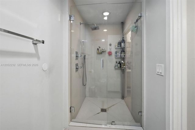 600 NE 27th Street 2202, Miami, FL 33137