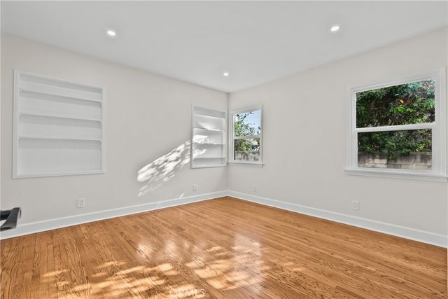 624 N Hagar, San Fernando, CA 91340