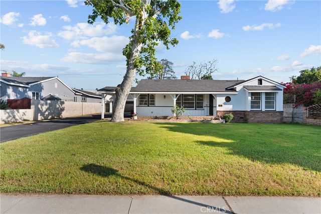 624 N Hagar, San Fernando, CA 91340