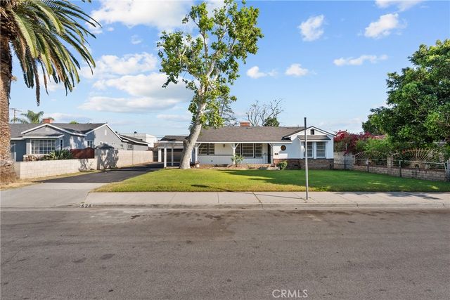 624 N Hagar, San Fernando, CA 91340