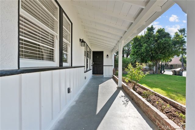 624 N Hagar, San Fernando, CA 91340