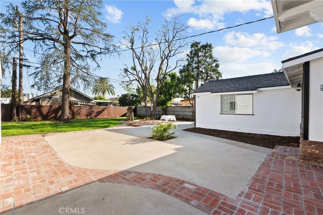 624 N Hagar, San Fernando, CA 91340