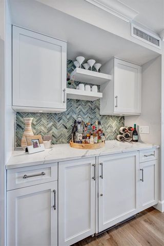 6140 MIDNIGHT PASS ROAD 401, Sarasota, FL 34242