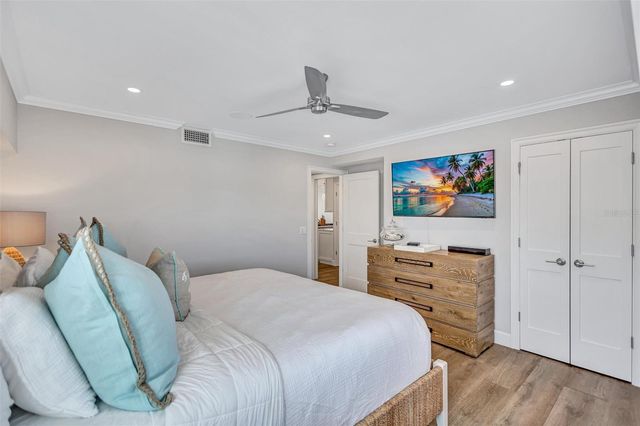 6140 MIDNIGHT PASS ROAD 401, Sarasota, FL 34242