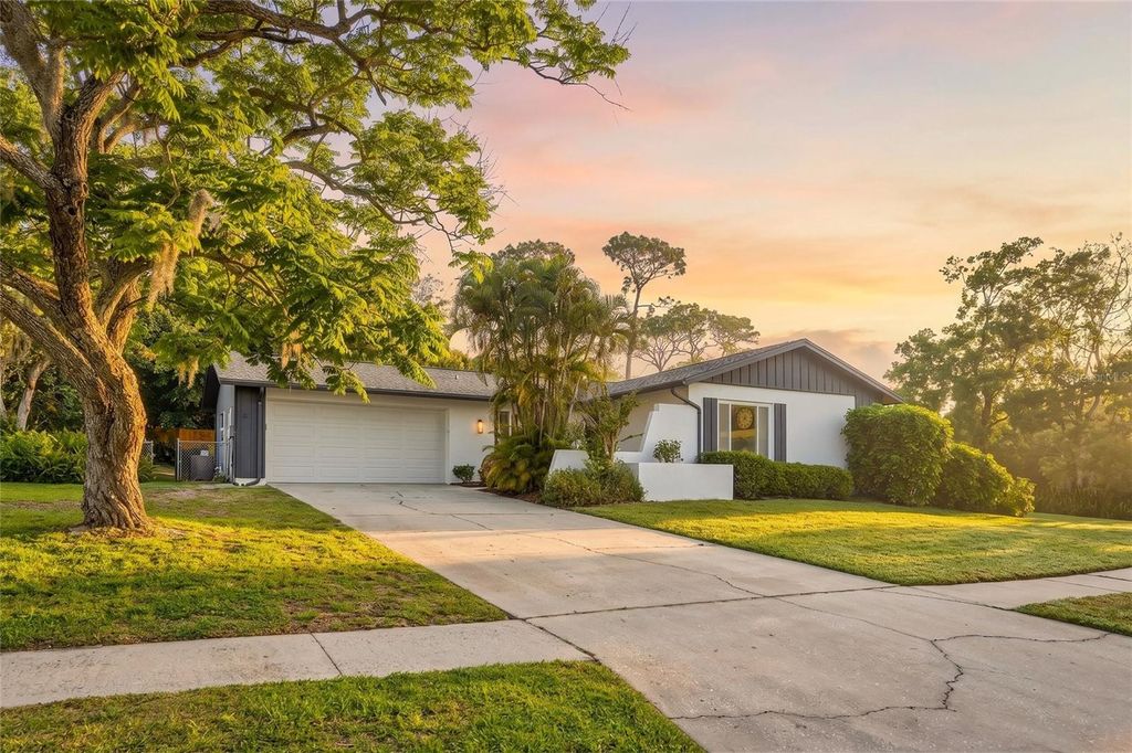 1434 RED OAK DRIVE, Tarpon Springs, FL 34689