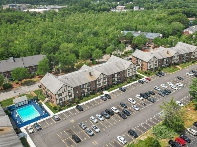 159 Bittersweet Ln 123, Randolph, MA 02368
