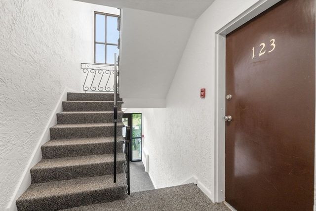 159 Bittersweet Ln 123, Randolph, MA 02368