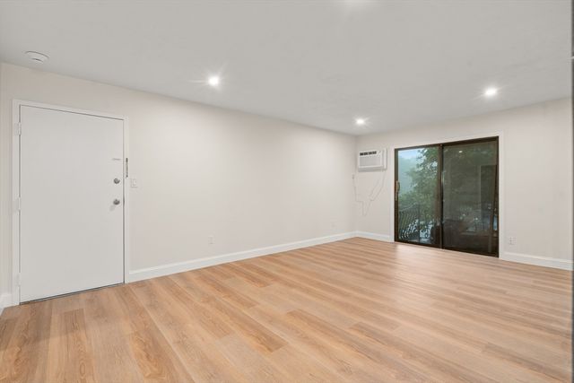 159 Bittersweet Ln 123, Randolph, MA 02368