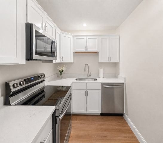 159 Bittersweet Ln 123, Randolph, MA 02368