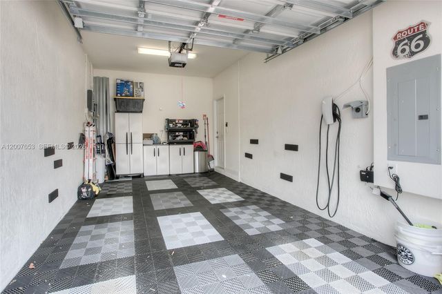 11017 W 33rd Way, Hialeah, FL 33018