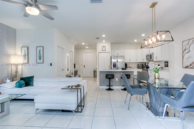 11017 W 33rd Way, Hialeah, FL 33018