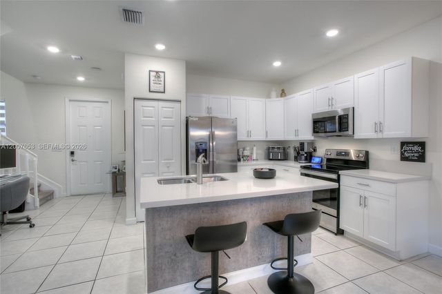 11017 W 33rd Way, Hialeah, FL 33018