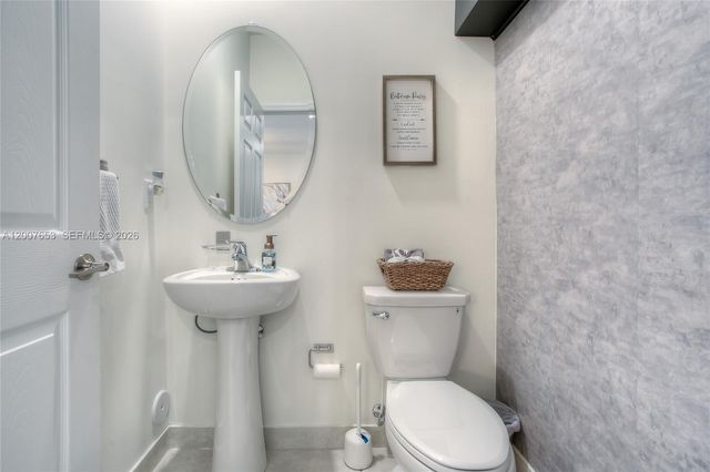 11017 W 33rd Way, Hialeah, FL 33018