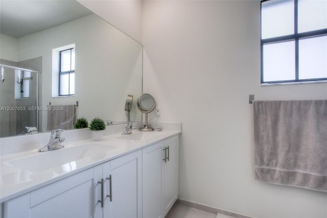 11017 W 33rd Way, Hialeah, FL 33018