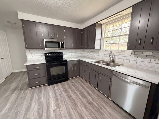 435 Victory Rd, Clarksville, TN 37042