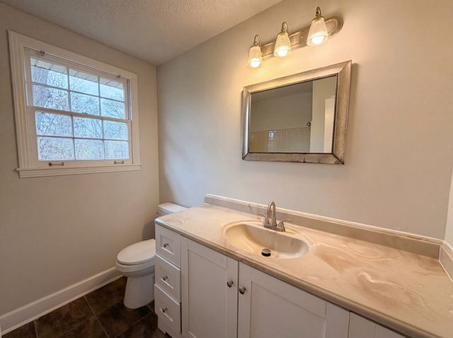 435 Victory Rd, Clarksville, TN 37042