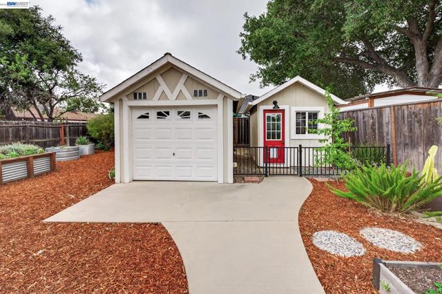 838 S I St, Livermore, CA 94550