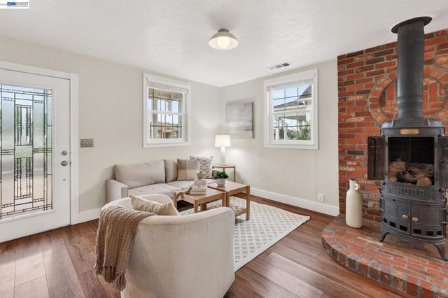 838 S I St, Livermore, CA 94550