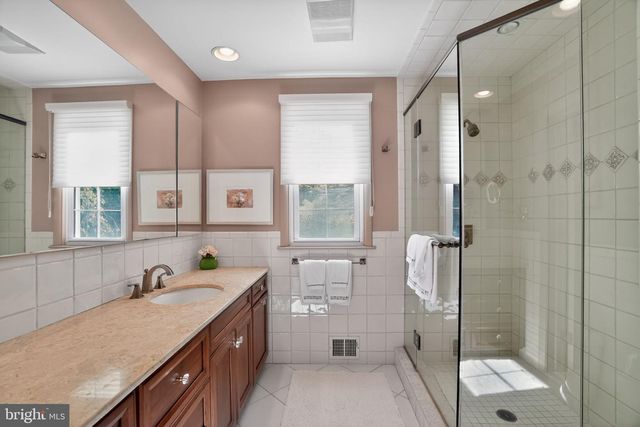 307 COLONIAL DR, Wallingford, PA 19086