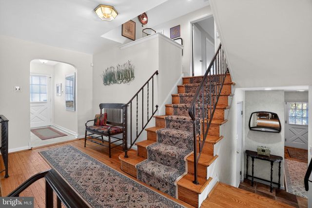 307 COLONIAL DR, Wallingford, PA 19086