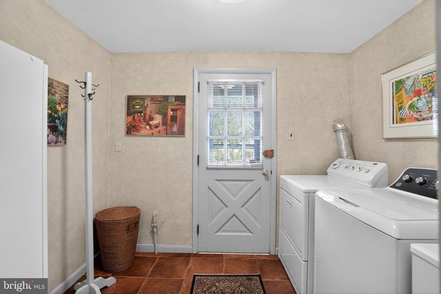 307 COLONIAL DR, Wallingford, PA 19086