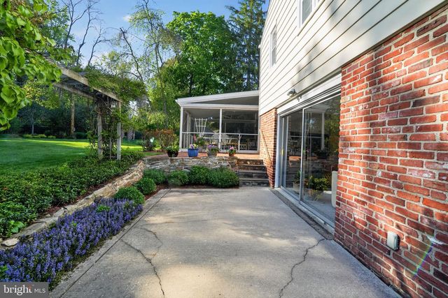 307 COLONIAL DR, Wallingford, PA 19086