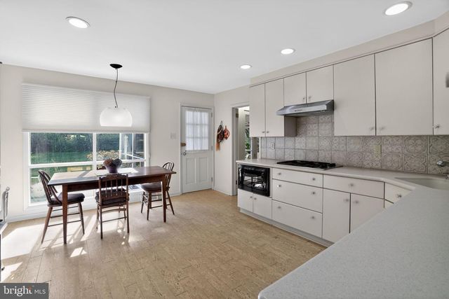 307 COLONIAL DR, Wallingford, PA 19086