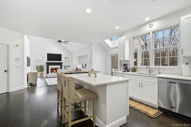 31 Split Rock Road, Pound Ridge, NY 10576