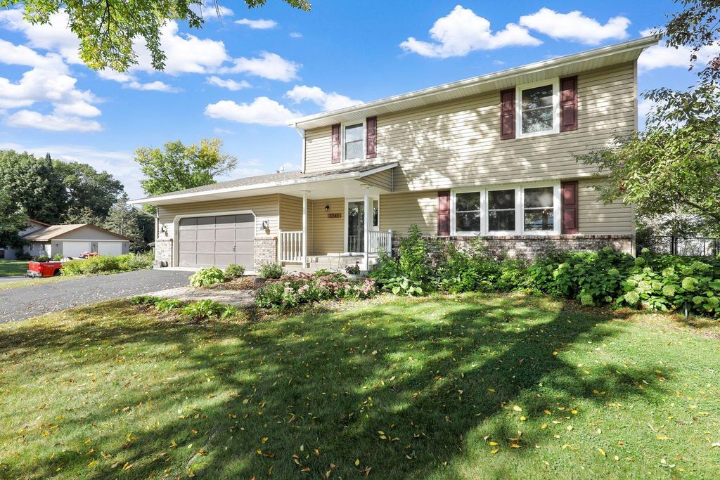 5245 Oxford Street N, Shoreview, MN 55126