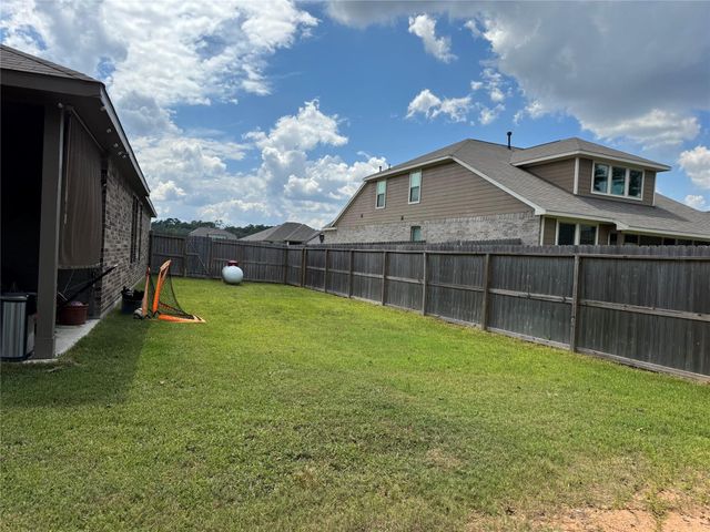 6102 Hazel Lake Drive, Conroe, TX 77303