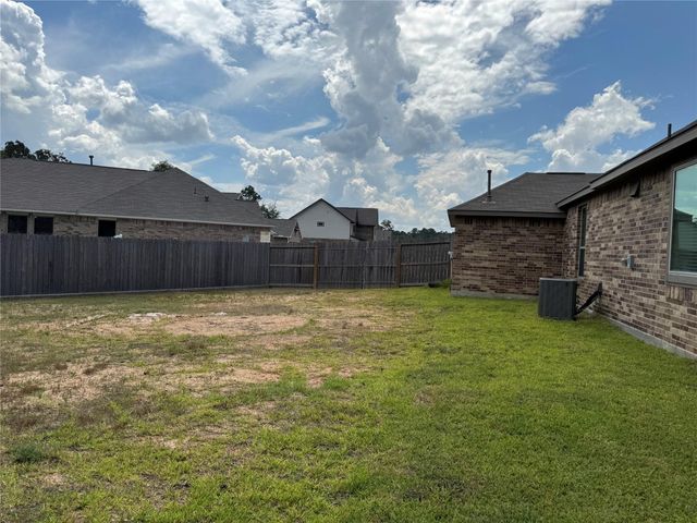 6102 Hazel Lake Drive, Conroe, TX 77303