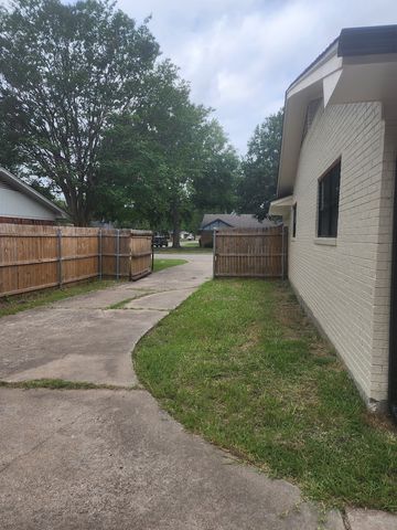 2908 Washington Street, Commerce, TX 75428