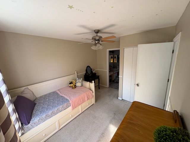 2038 College Green Drive, Elgin, IL 60123