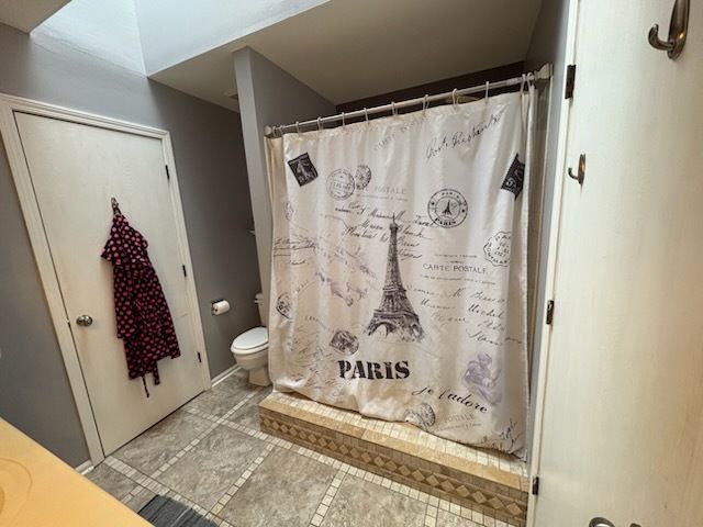 2038 College Green Drive, Elgin, IL 60123