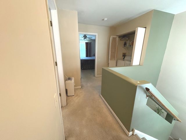 2038 College Green Drive, Elgin, IL 60123