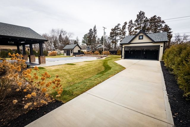 740 67th Place, Willowbrook, IL 60527