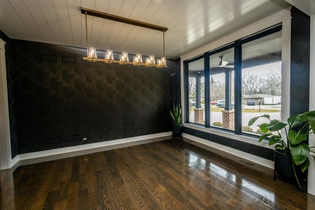 740 67th Place, Willowbrook, IL 60527