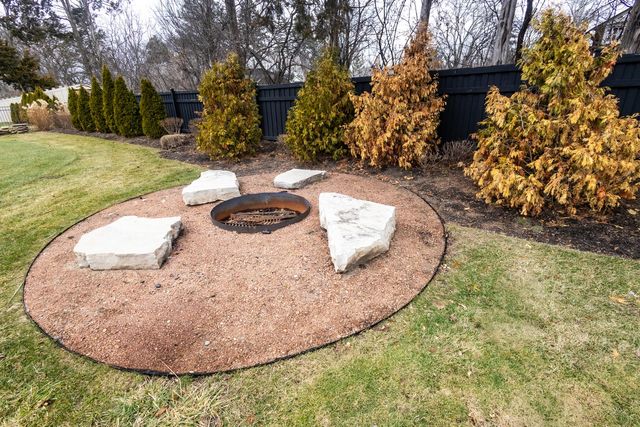 740 67th Place, Willowbrook, IL 60527