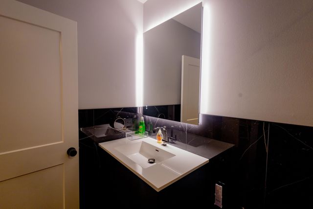 740 67th Place, Willowbrook, IL 60527