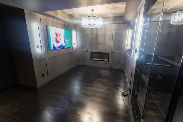 740 67th Place, Willowbrook, IL 60527